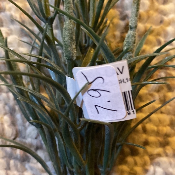 Lavender Bush Flowrrs Spray - Picture 2 of 4